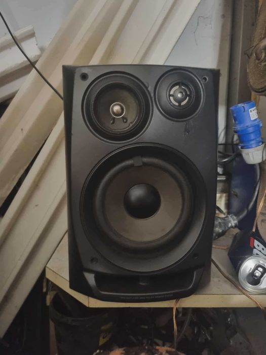 Glosnik kolumna  Aiwa