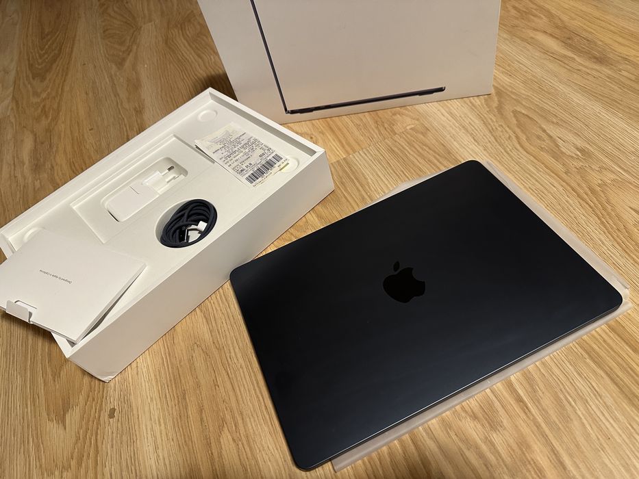 Apple MacBook Air 2025 M4 13,6" 16GB RAM 256GB SSD Midnight Black
