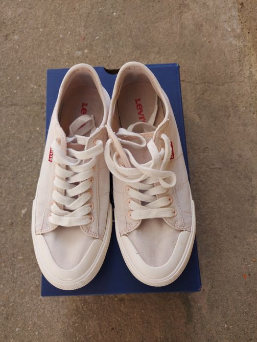 Sapatilhas para Senhora LEVI'S tamanho 39