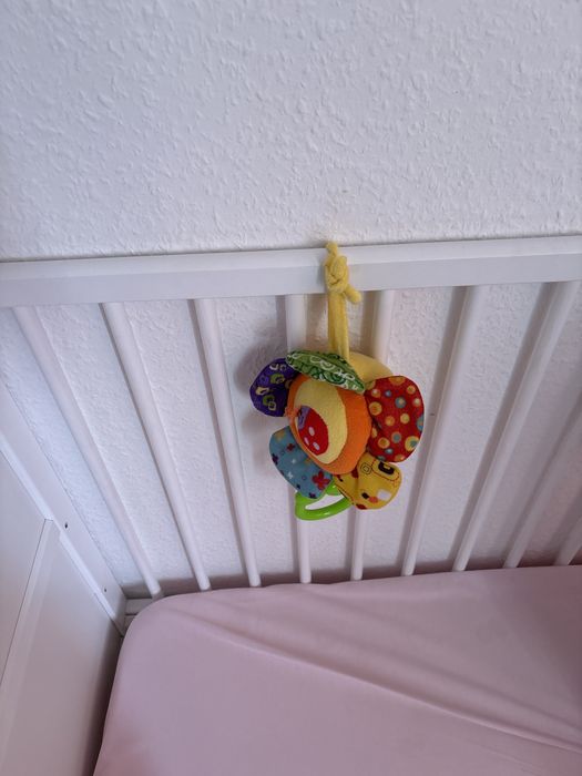 Łóżeczko dzieciece z przewijakiem + gratisy pilnie sprzedam