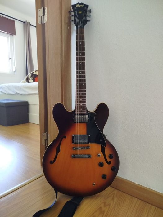 Guitarra Cort Source 335