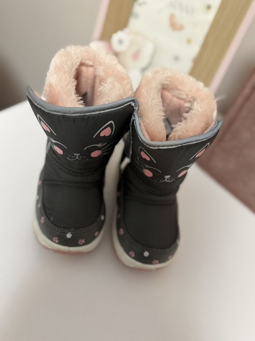 Продам зимове взуття дитяче!