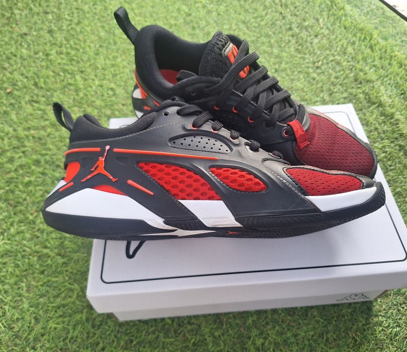 Buty NIKE AIR JORDAN HEIR r. 39-FQ3858-006