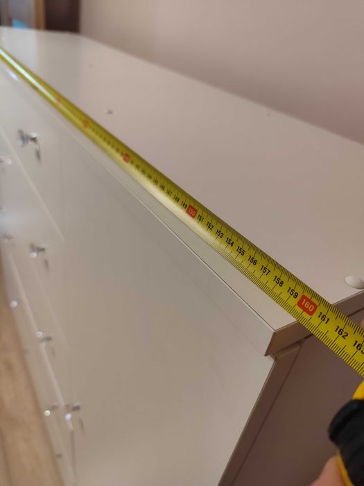 Sprzedam białą komodę