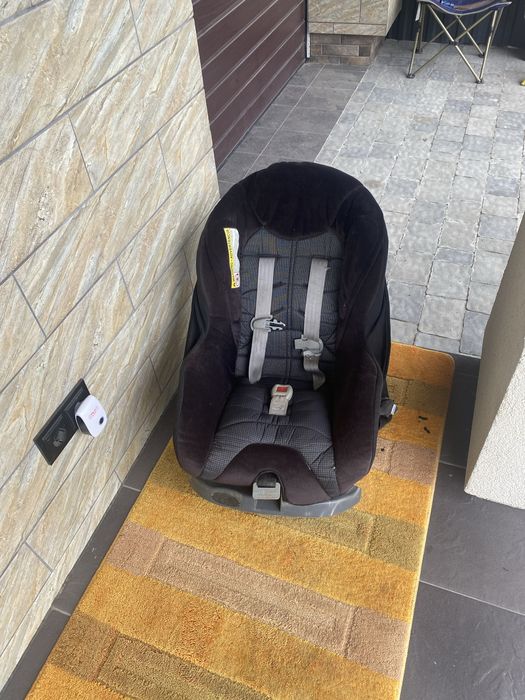 Дитяче крісто в автомобіль