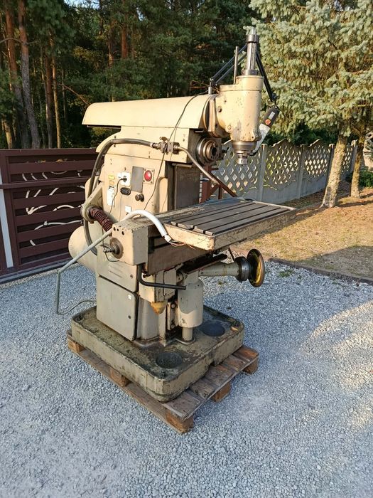 Frezarka narzędziowa do metalu WMW FUW 315X800/1