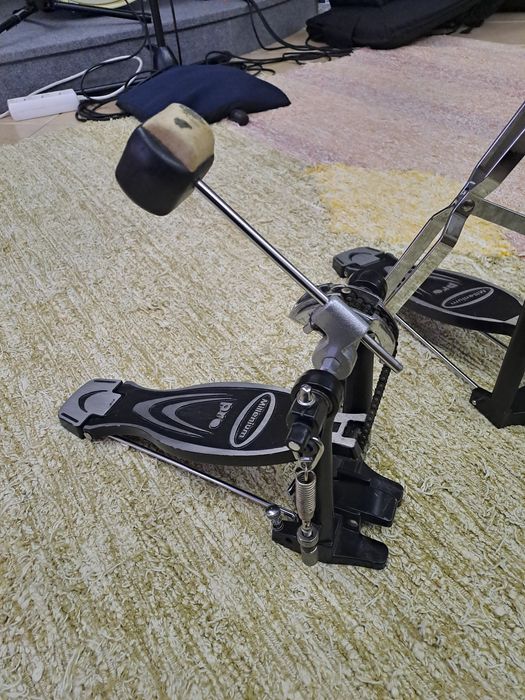 Suporte hi-hat + pedal bombo