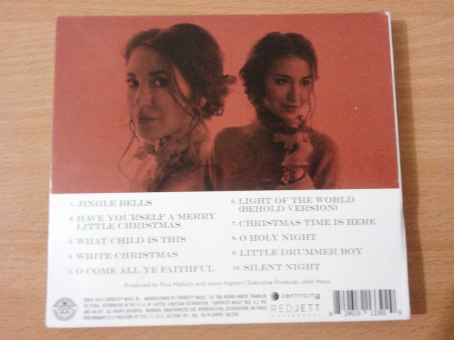 LAUREN DAIGLE - Behold - The Christmas Collection