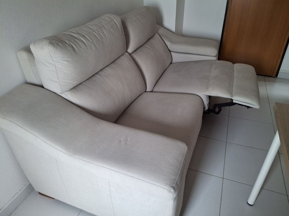 Sofa com chaise long elétrica
