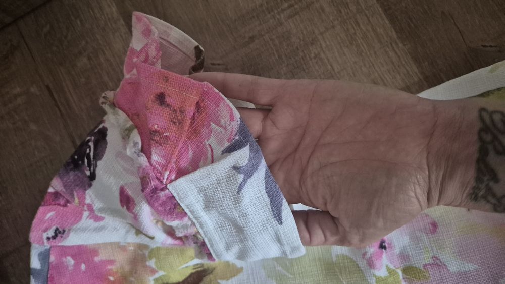 Piekna sukienka dla dziewczynki