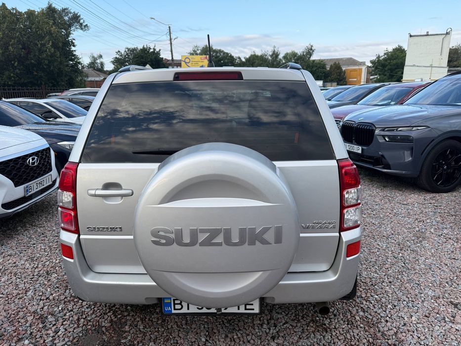 Офіційна Suzuki Grand Vitara! Не фарбована! 2.4 газ/бензин!