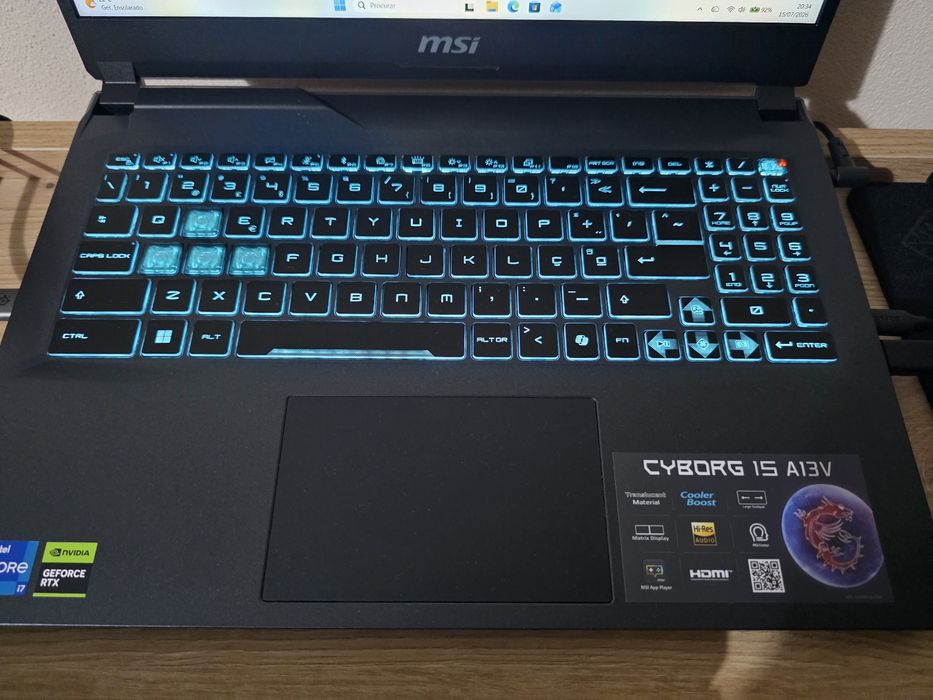 Portátil gaming msi cyborg 15 a13ve