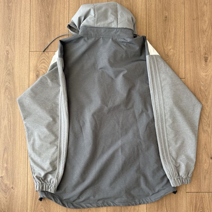 Hoodie / Corta Vento Adidas