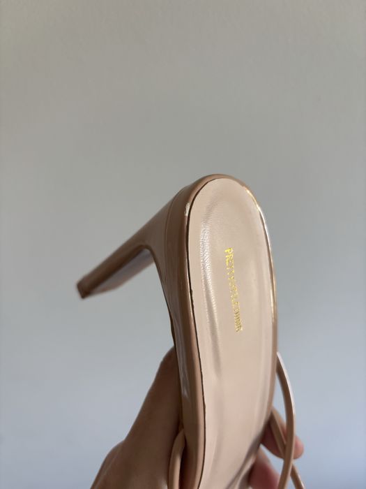 Beżowe sandały na slupku nowe rozmiar 39
