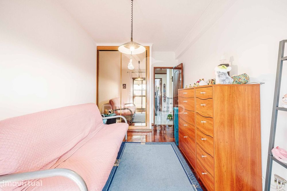 BAIXA DE PREÇO - Apartamento T2 C/garagem em Agualva-Cacém – Oportu...