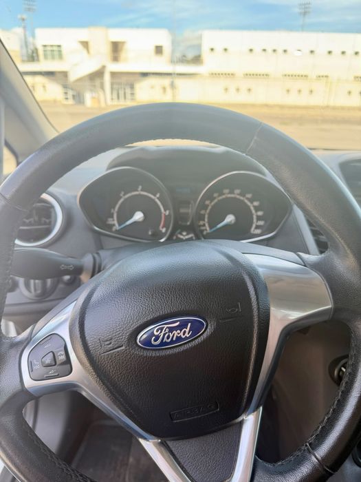 Ford Fiesta 1.5 TDCI foto 5