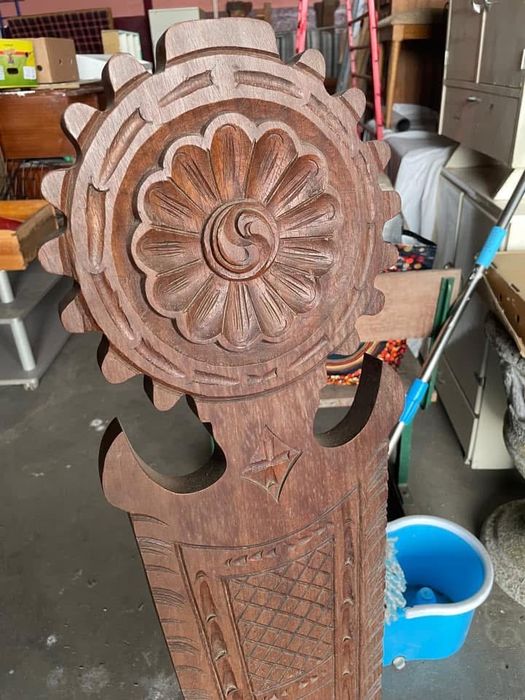 Antiga Cadeira de Madeira