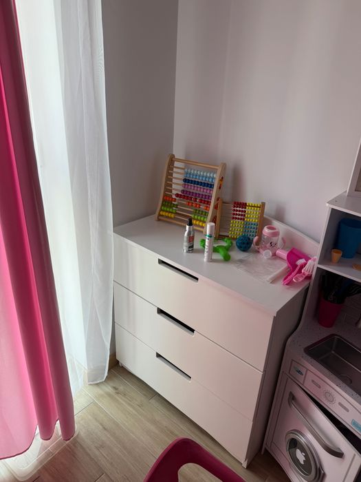 Zestaw mebli do pokoju dziecięcego