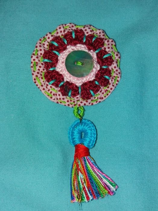 Pregadeira boho artesanal, em crochet