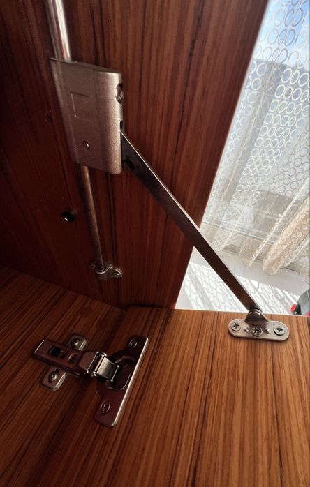 Movel com luz interior automatica