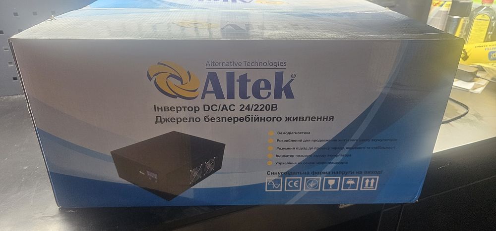 Інвертор 24В. Altek. 2100 Вт.