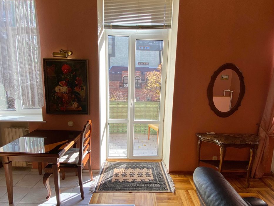 Центр , пр. Яворницкий, Мэрия . СВЕТ есть ВСЕГДА. Квартиры посуточно