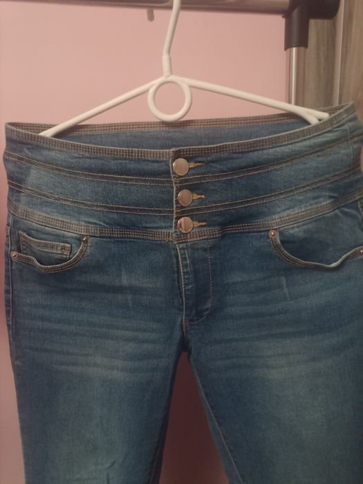 Spodnie dżinsowe Janina