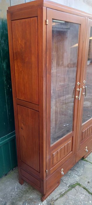 Móvel de sala/cristaleira. Preço de saldo