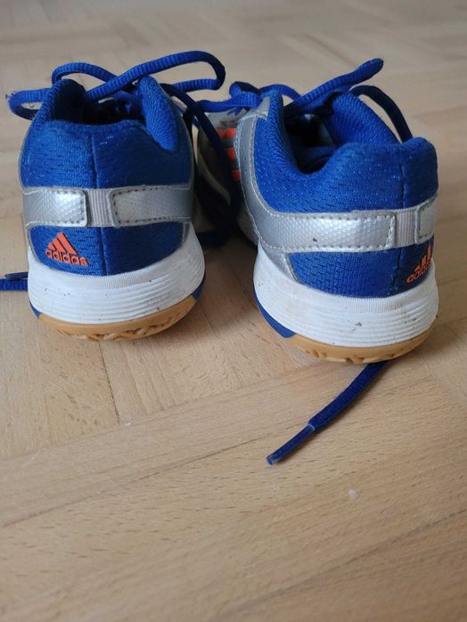 Buty dziecięce Adidasa, rozmiar 28
