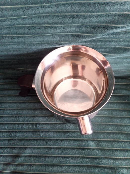 Garnek do gotowania mleka