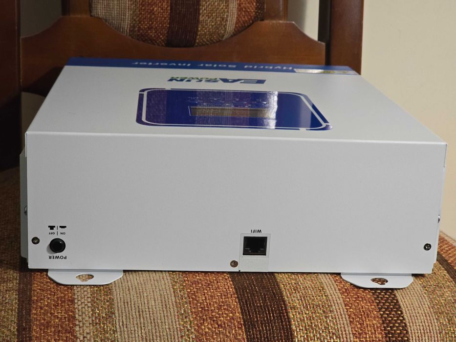 Гібридний інвертор Easun 3.2 kW 24V + Wi-Fi
