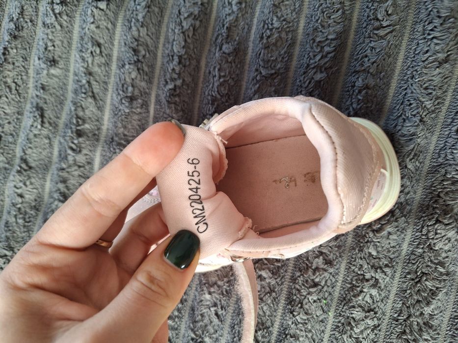 Дитячі кросівки дівчачі