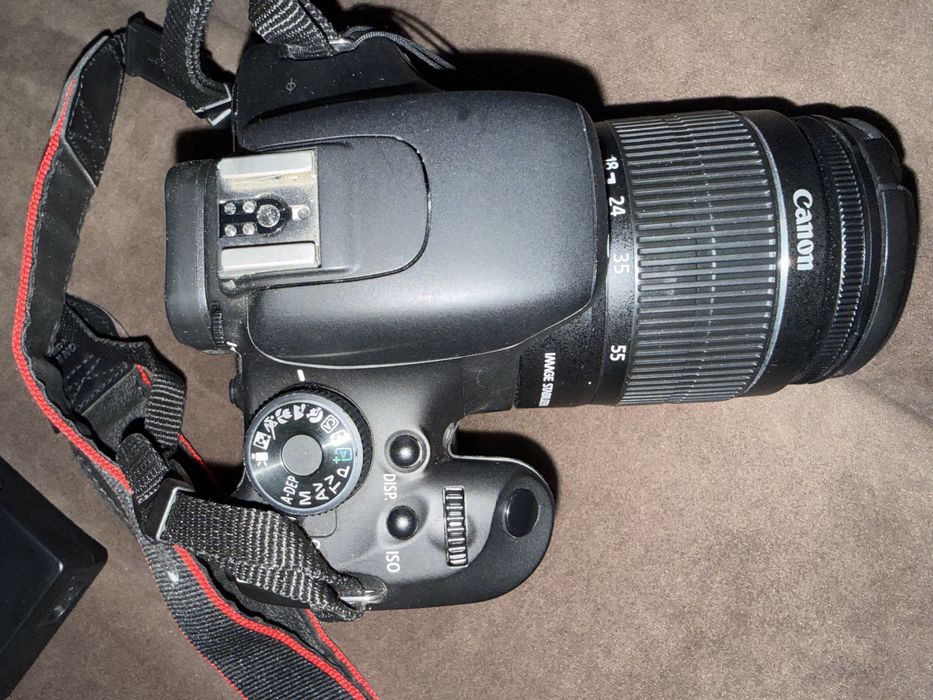 Зеркальный фотоаппарат Canon EOS 600D