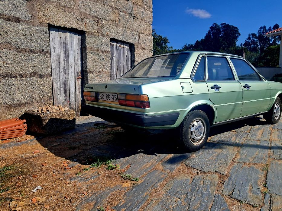 Carro antigo para