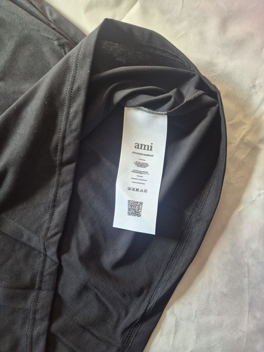 Stock de t-shirts AMI