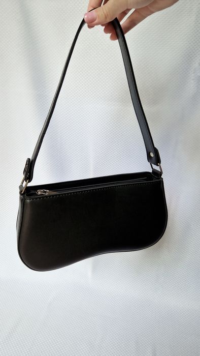 Czarna damska torebka typu baguette