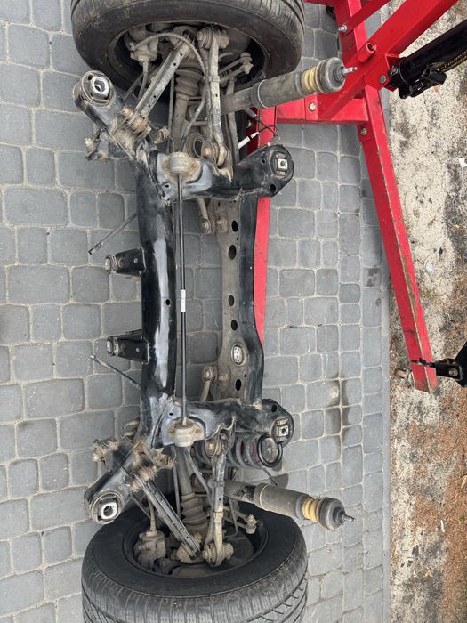 BMW E90 E91 E92 E93 Wózek tył / sanki tylne kompletne zawieszenie