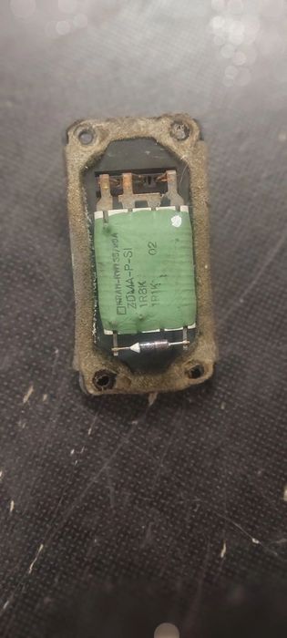 Rezystor nagrzewnicy tyłvw t4 7D1959263