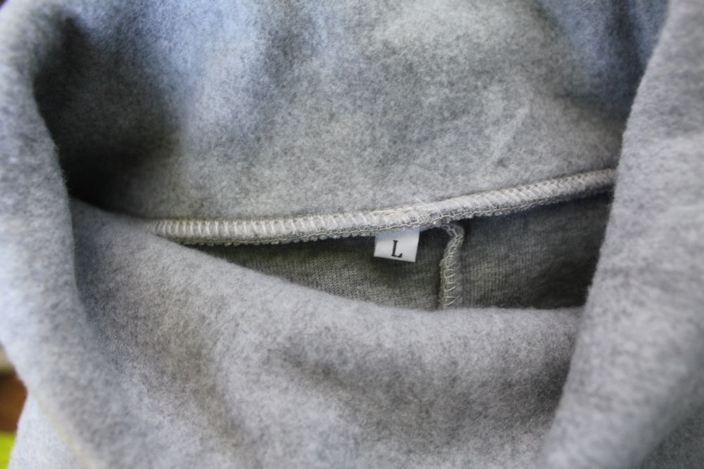 Jasnoszary sweter ponczo L 40