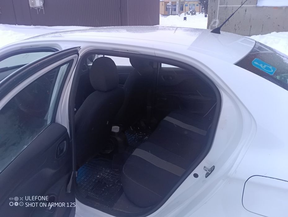 Пежо 301 седан 2013рік