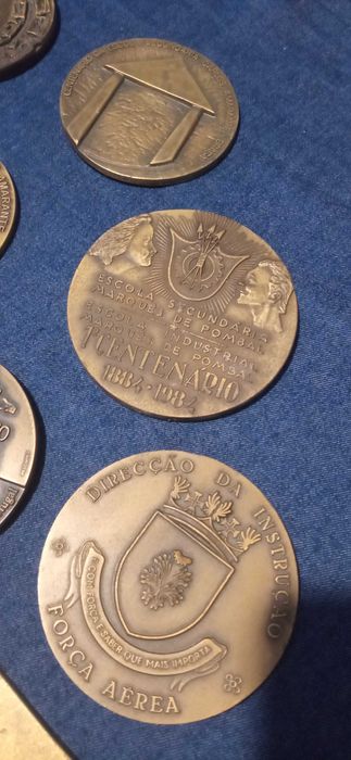 7 Medalhas/placas comemorativas em bronze