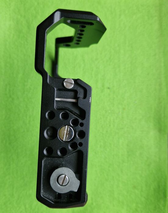- Cage Rig Canon  R  -