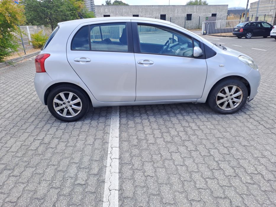 Toyota Yaris — fotografia 3