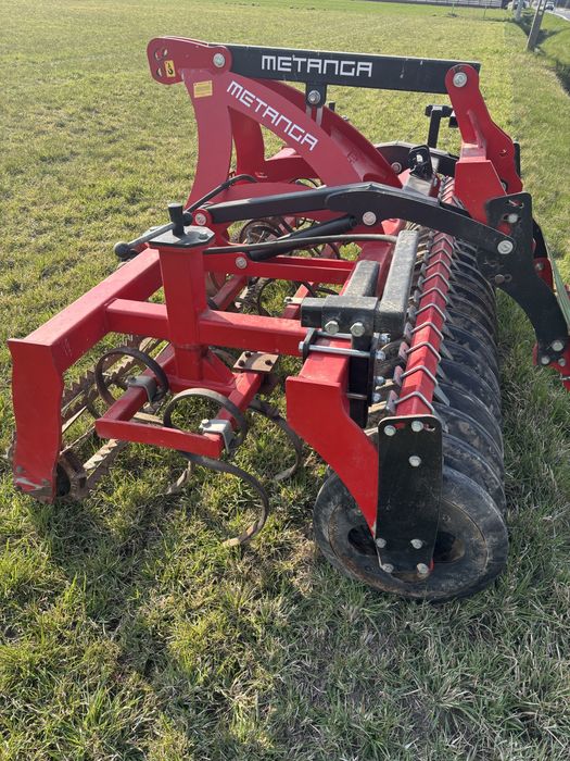 Agregat uprawowo - siewny