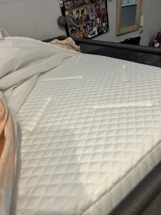 Cama Beliche IKEA TUFFING com colchões novos