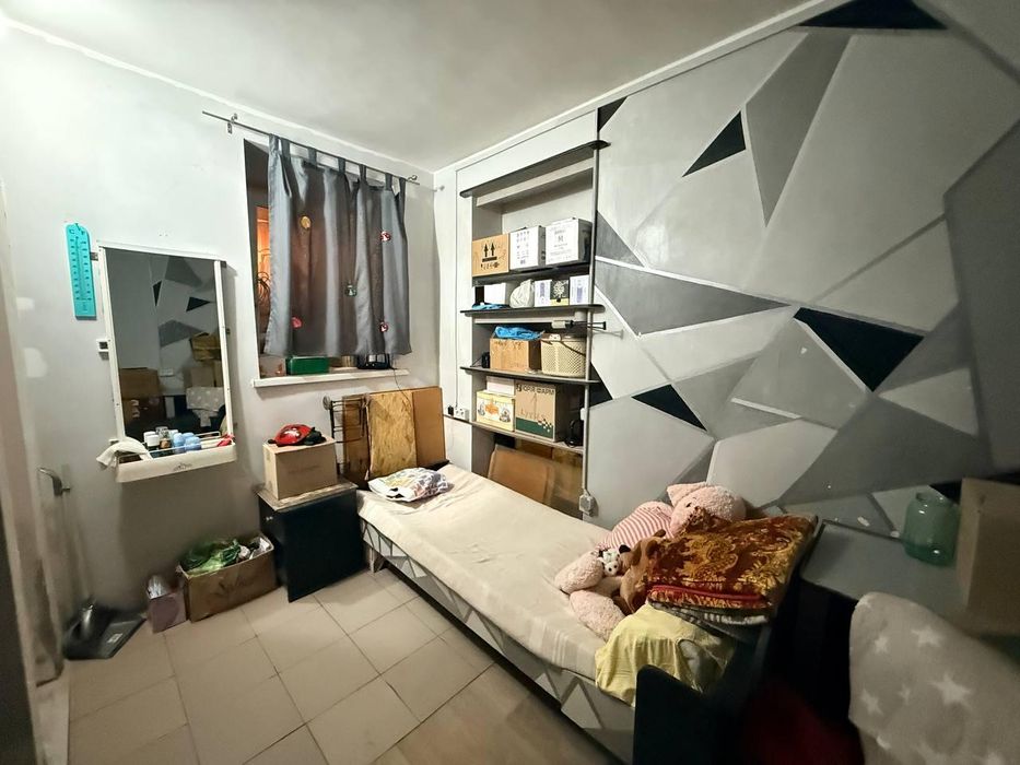 Продам 2 кімнатну на Болгарській. (3-346-330)