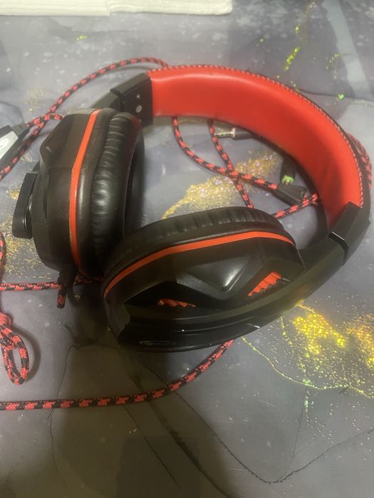 Наушники ( работает одно ухо )