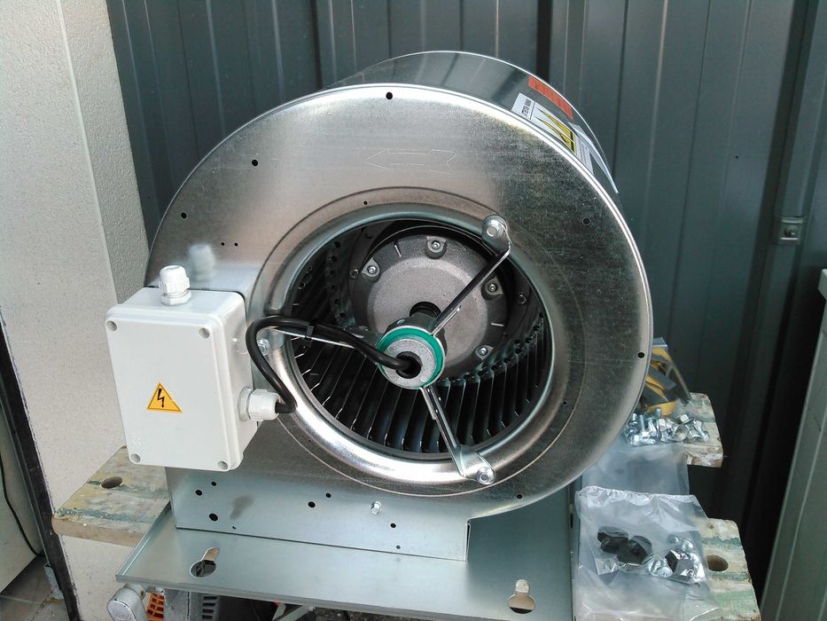 Motor de exaustor compacto e silencioso