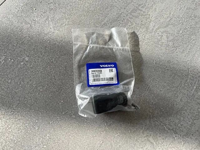 Hak/wieszak w bagażniku - Volvo S90