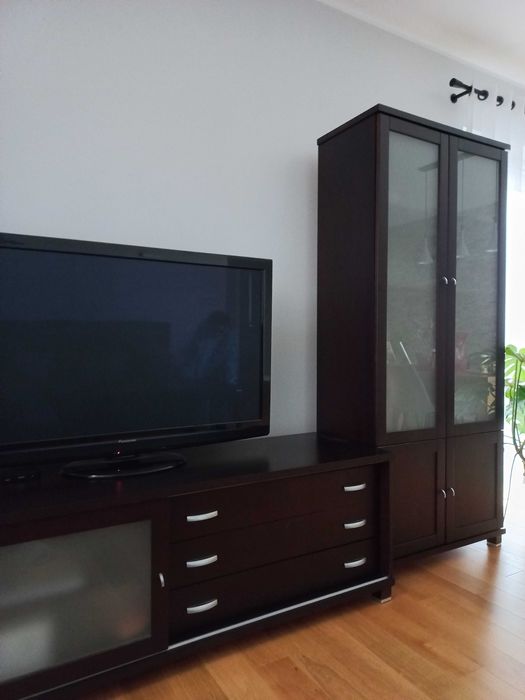 Meble drewniane do salonu